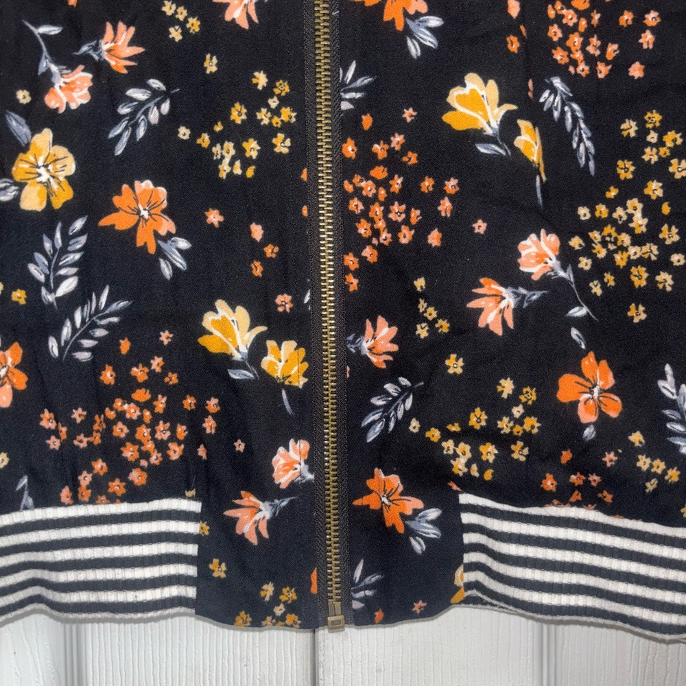 😍 Saltwater LUXE Navy and Orange Bomber Jacket with Vintage Floral Design - Picture 4 of 10